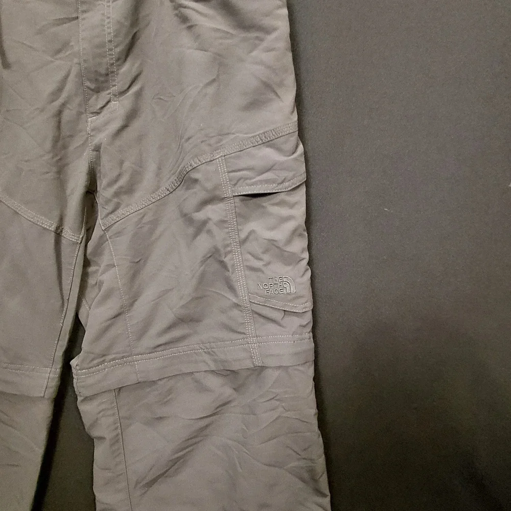 The North Face Mens Gray Convertible Cargo Hiking Pants Size L 36x30.5 A4J0